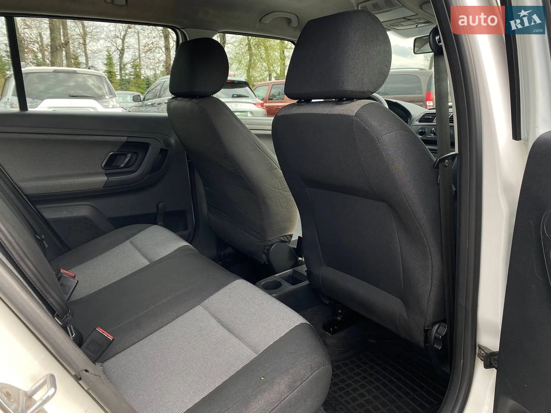 2011 Skoda Fabia - мініатюра 27