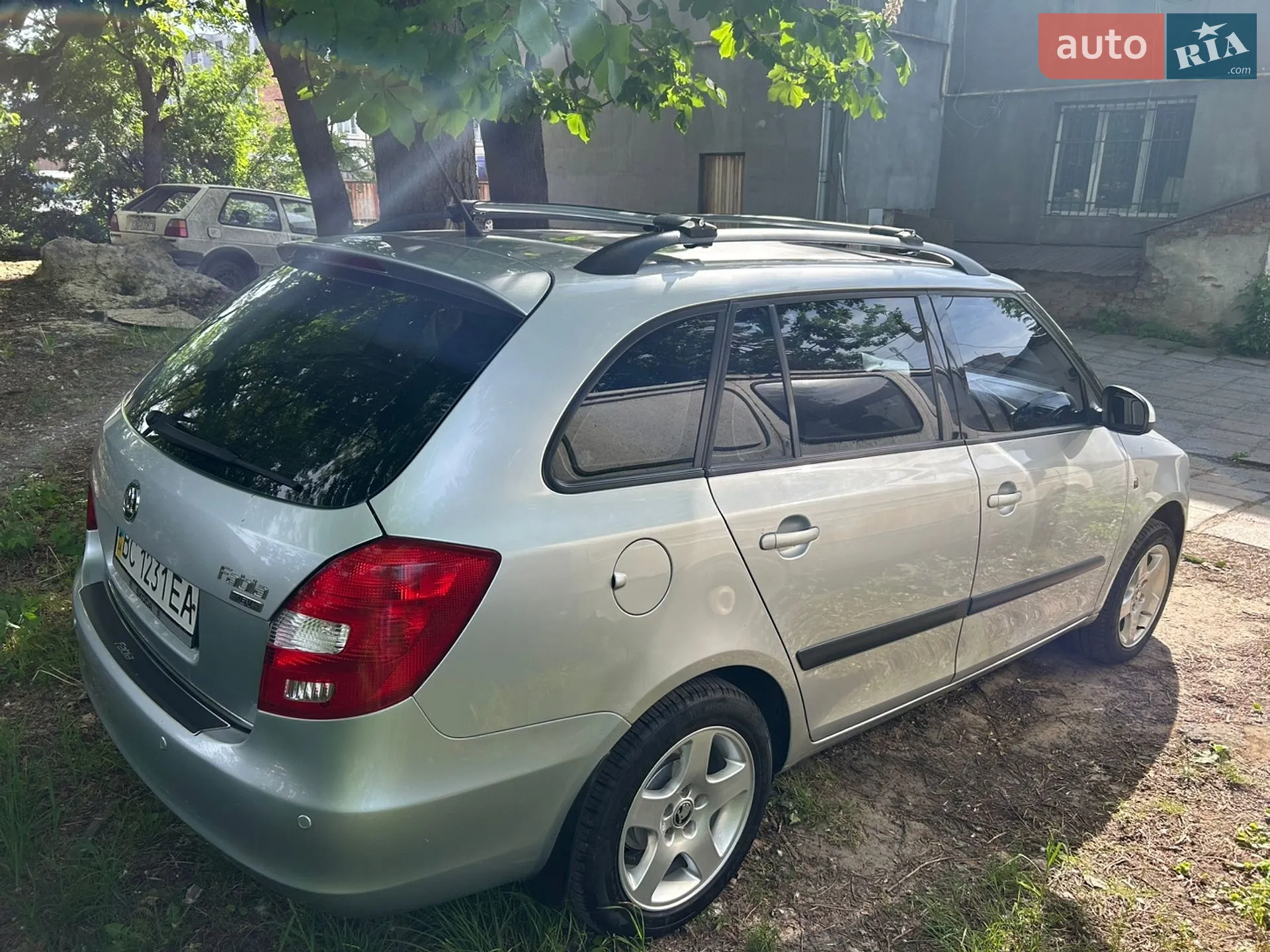 2010 Skoda Fabia - мініатюра 2