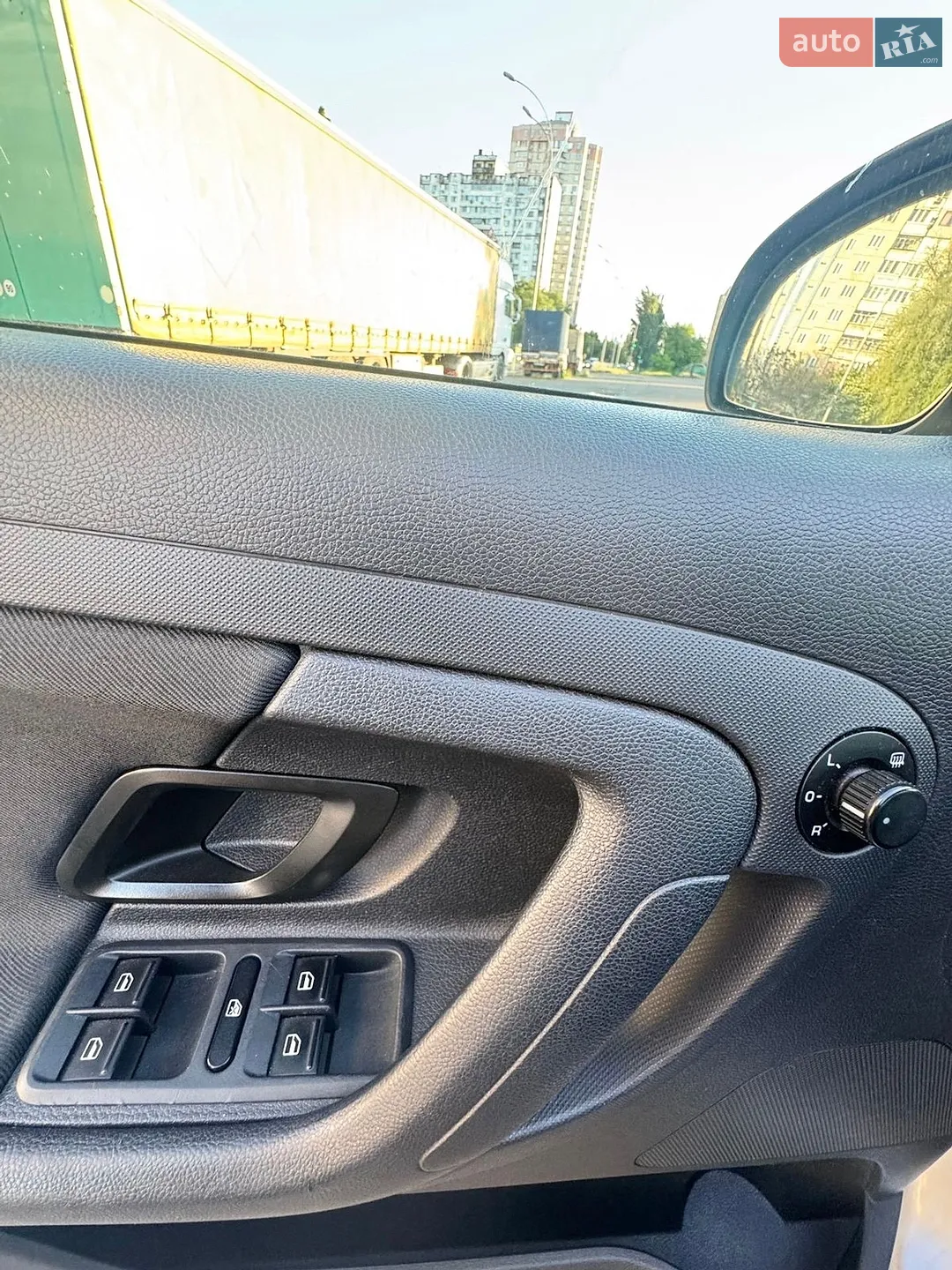 2010 Skoda Fabia - мініатюра 17