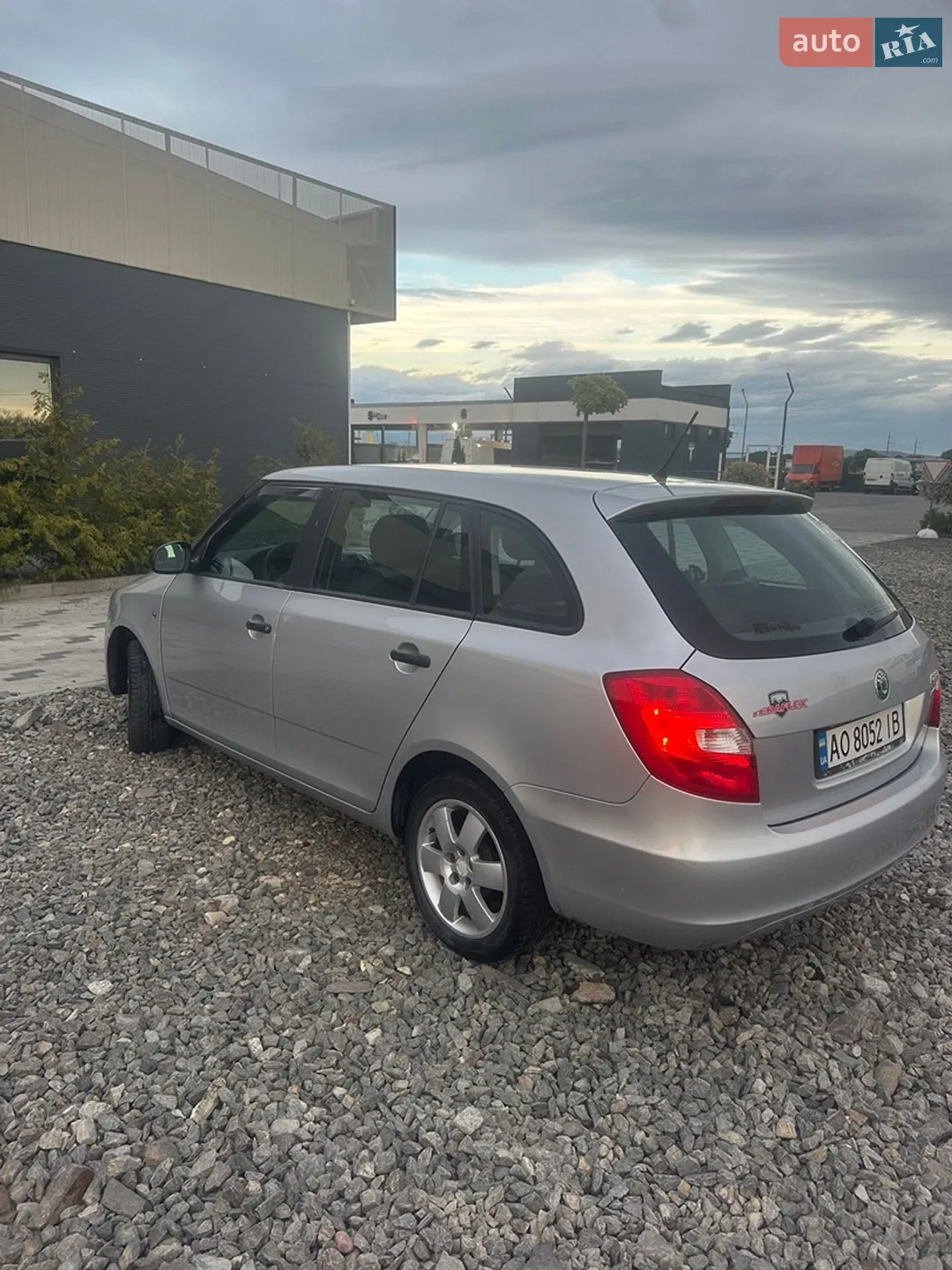 2011 Skoda Fabia - мініатюра 3