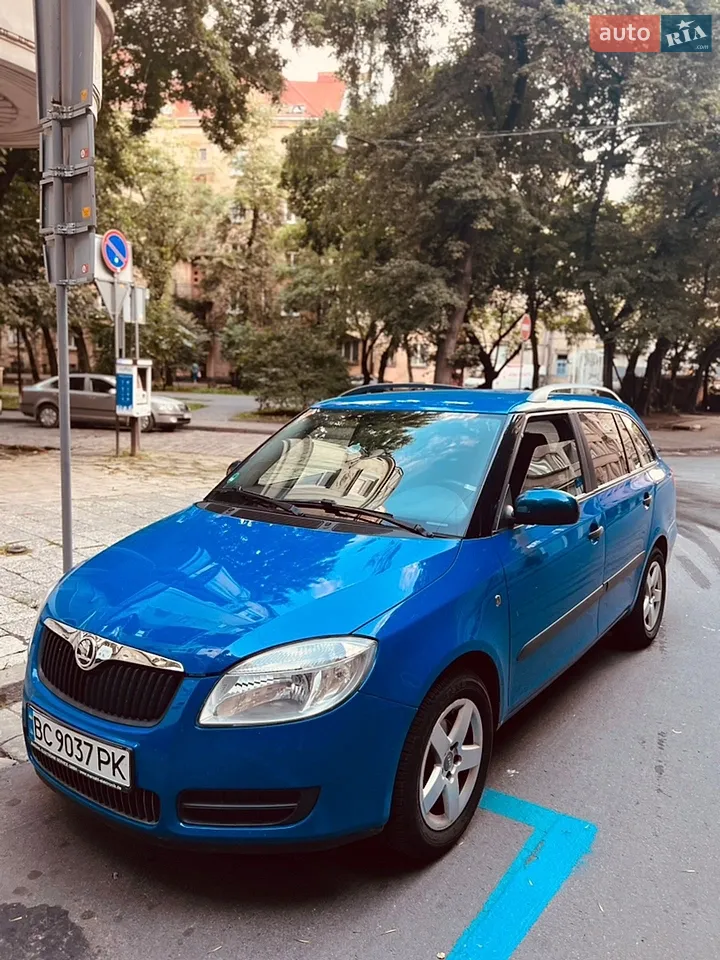 2010 Skoda Fabia - мініатюра 13