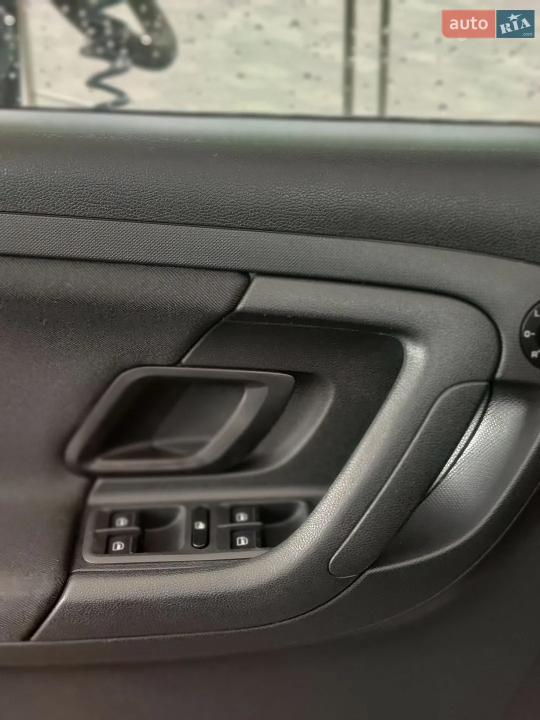 2010 Skoda Fabia - мініатюра 27