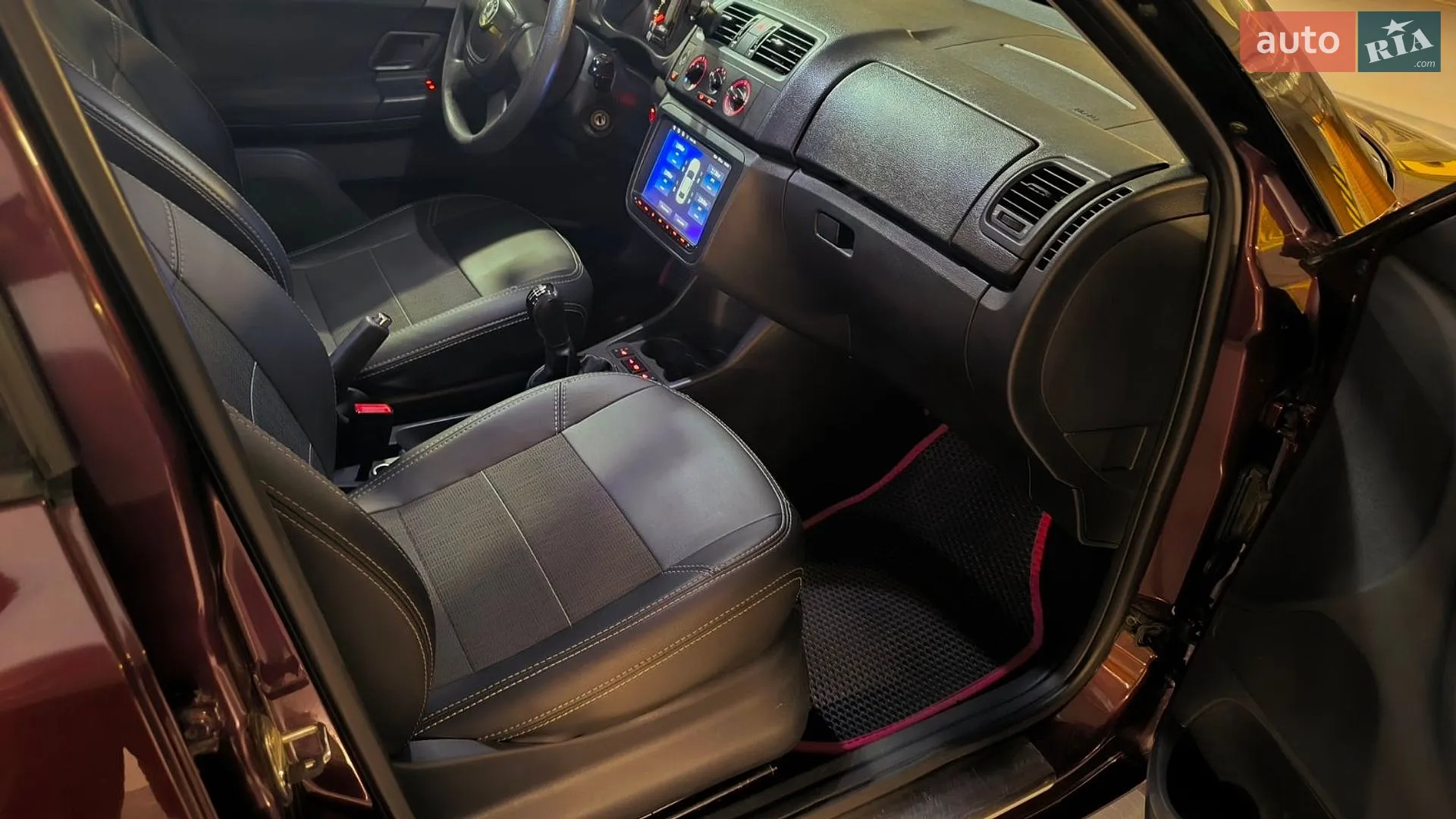 2011 Skoda Fabia - мініатюра 9