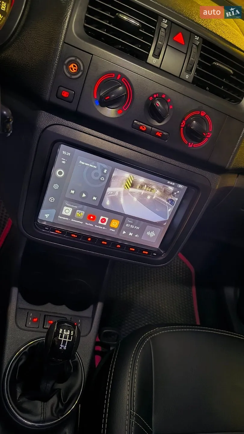 2011 Skoda Fabia - мініатюра 13