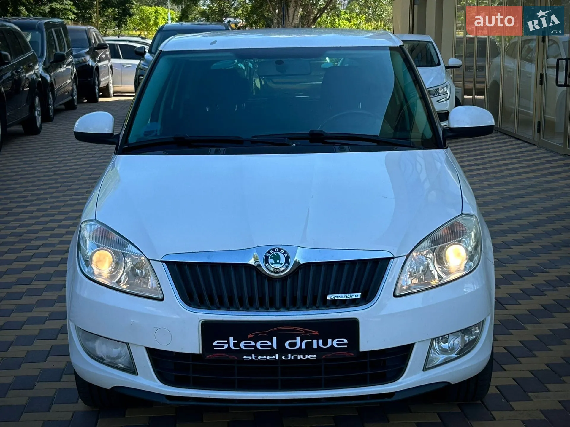 2012 Skoda Fabia - мініатюра 2