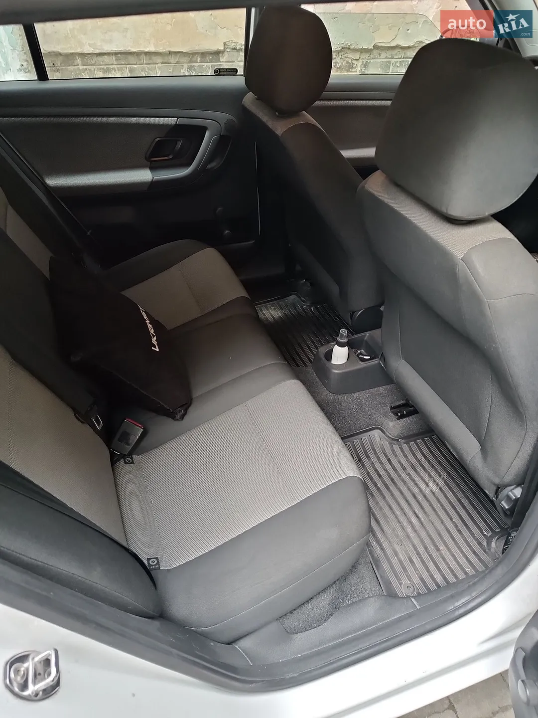 2011 Skoda Fabia - мініатюра 6