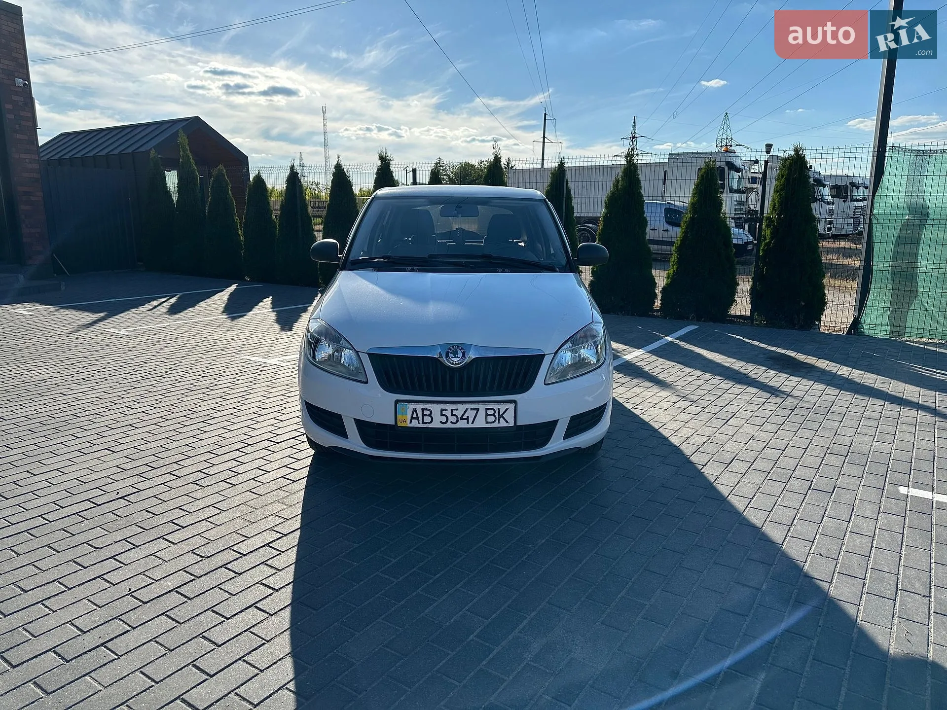 2011 Skoda Fabia - мініатюра 2