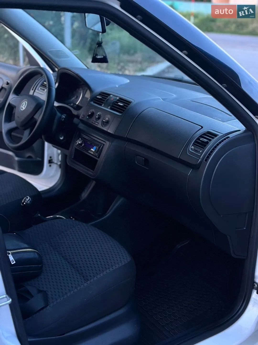 2013 Skoda Fabia - мініатюра 43