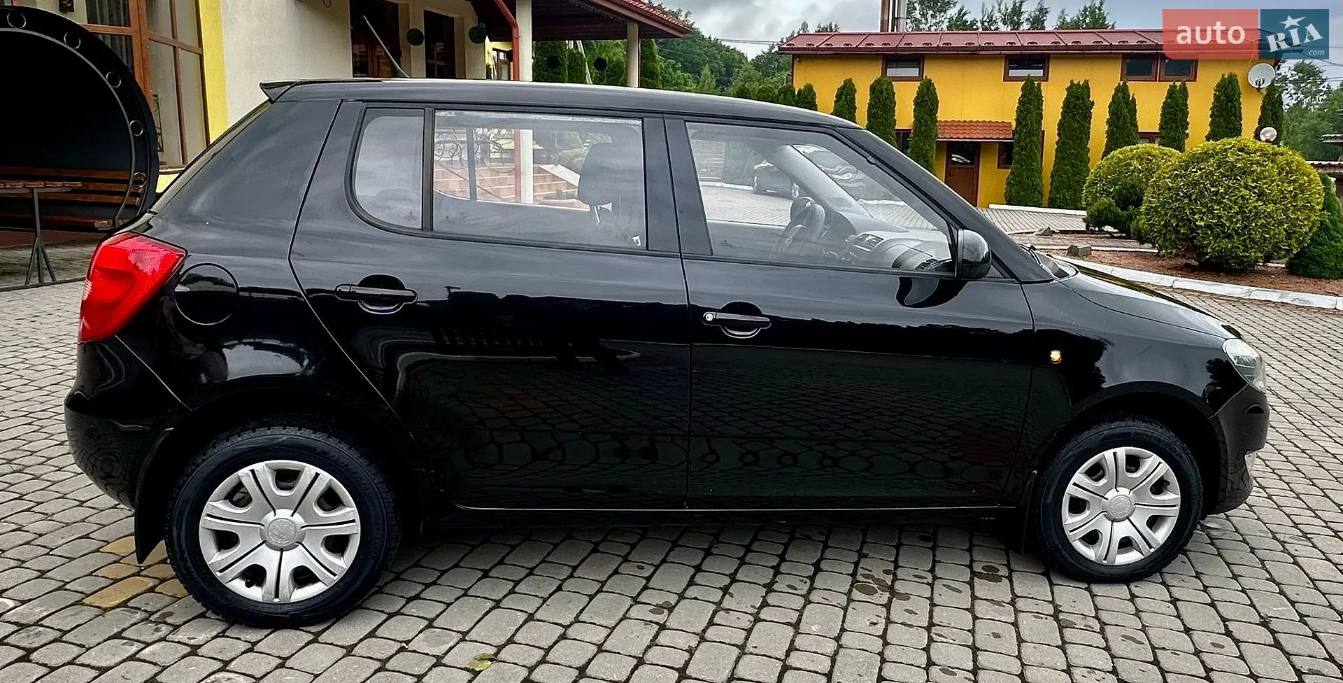 2011 Skoda Fabia - мініатюра 8