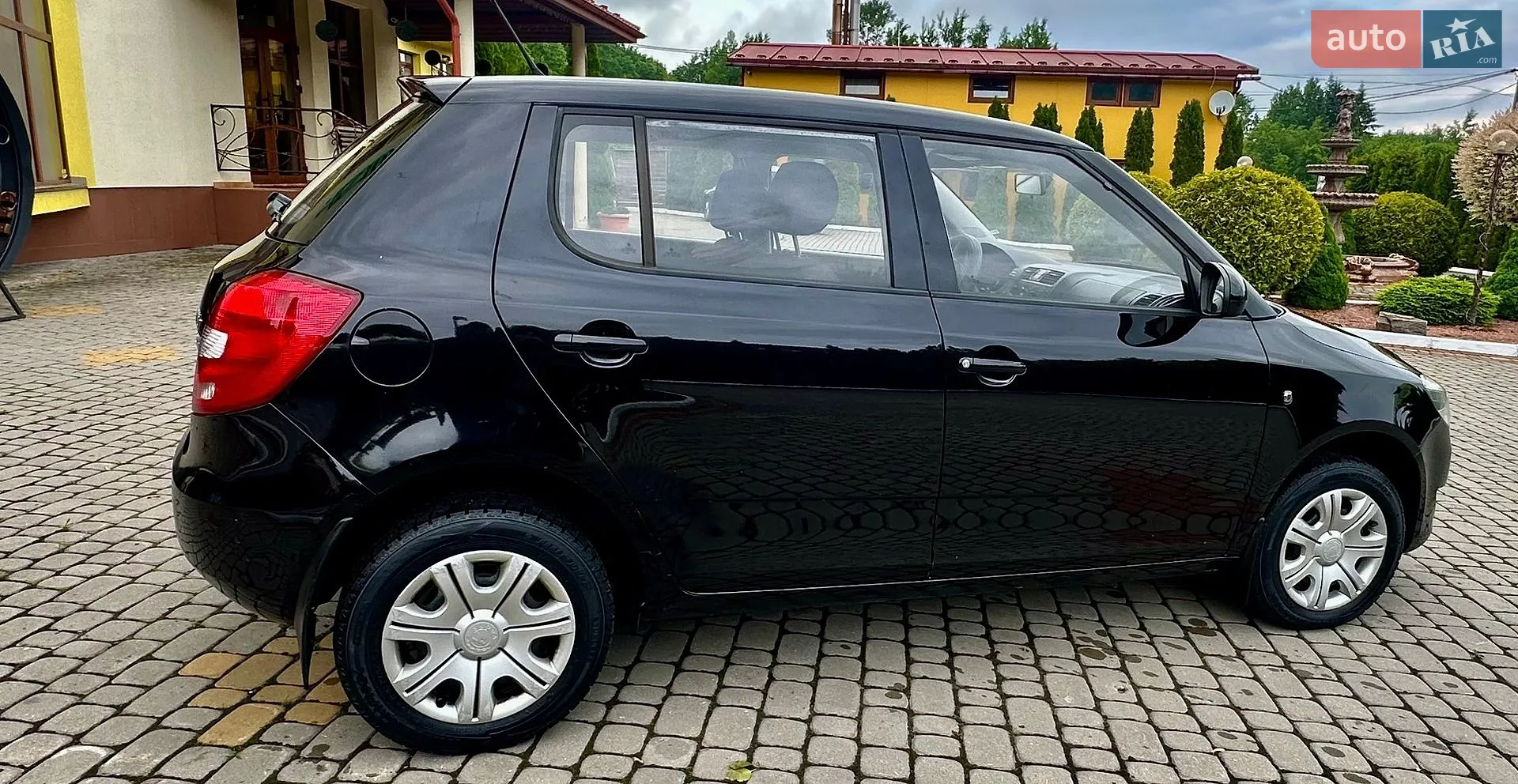 2011 Skoda Fabia - мініатюра 9
