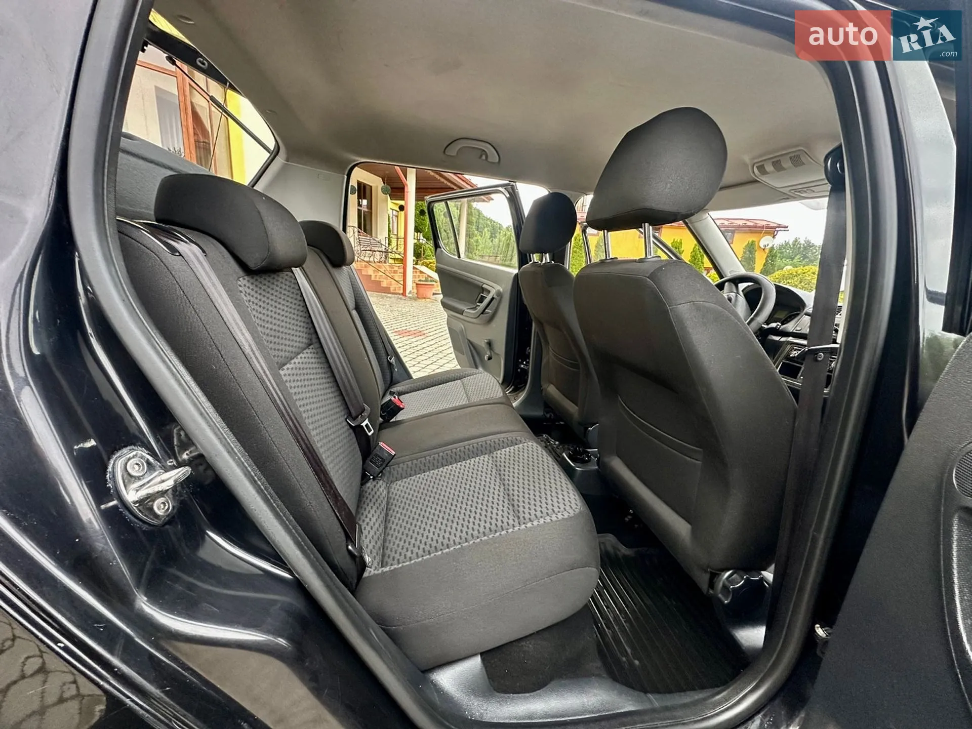 2011 Skoda Fabia - мініатюра 34