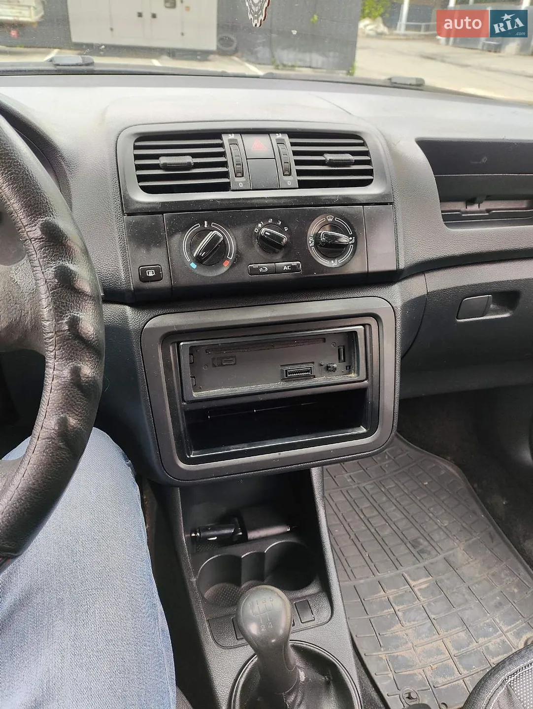 2012 Skoda Fabia - мініатюра 3