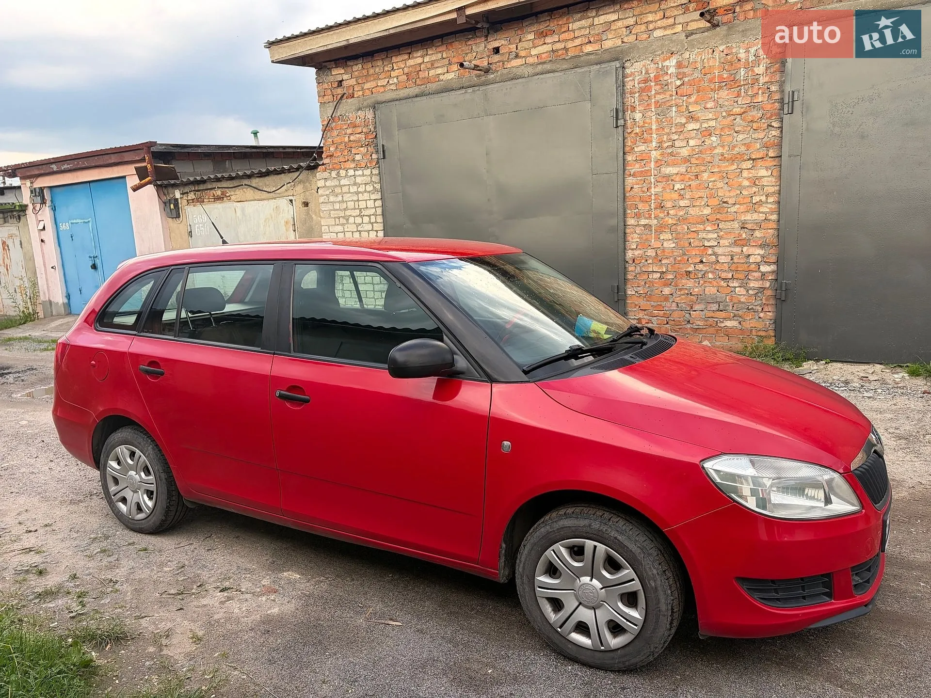 2012 Skoda Fabia - мініатюра 2