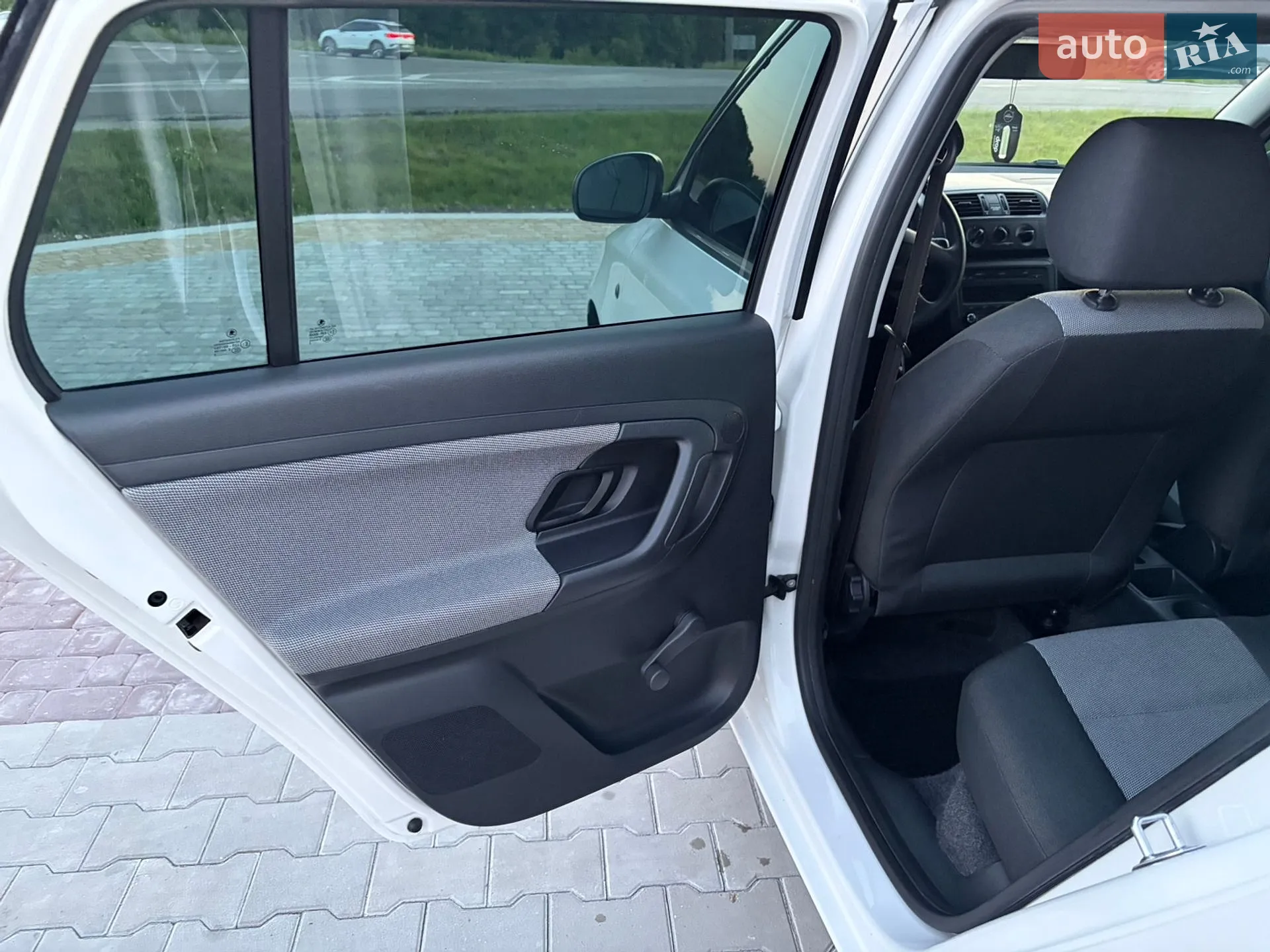 2012 Skoda Fabia - мініатюра 19