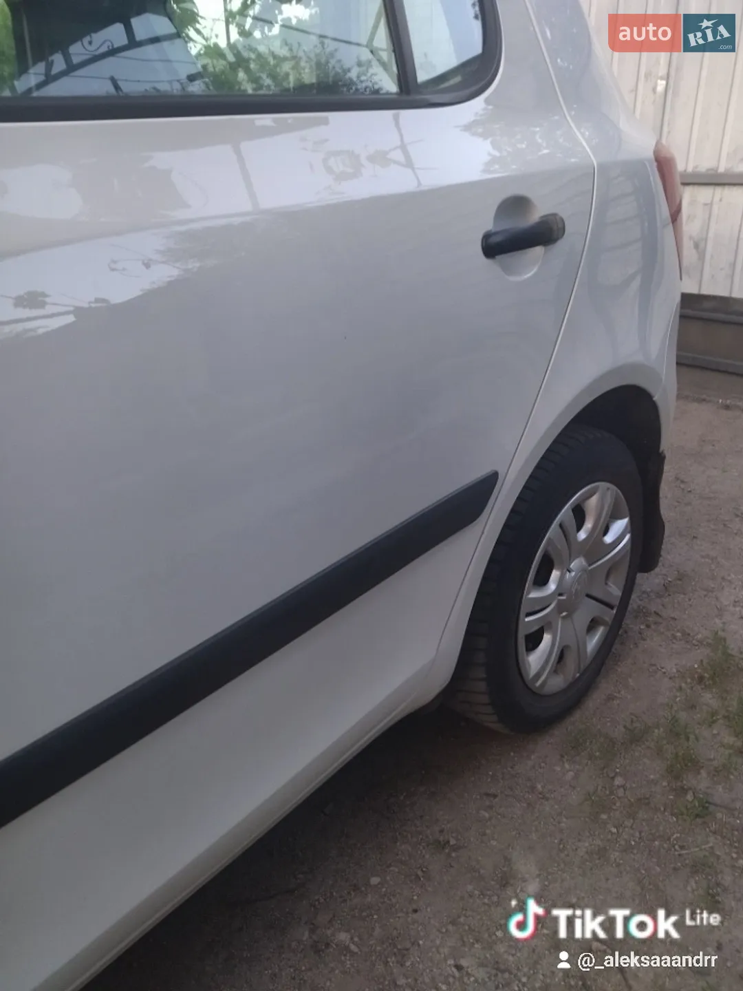 2010 Skoda Fabia - мініатюра 4