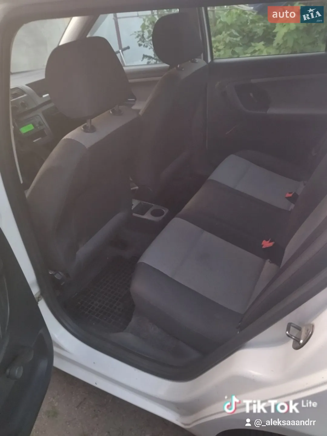 2010 Skoda Fabia - мініатюра 9
