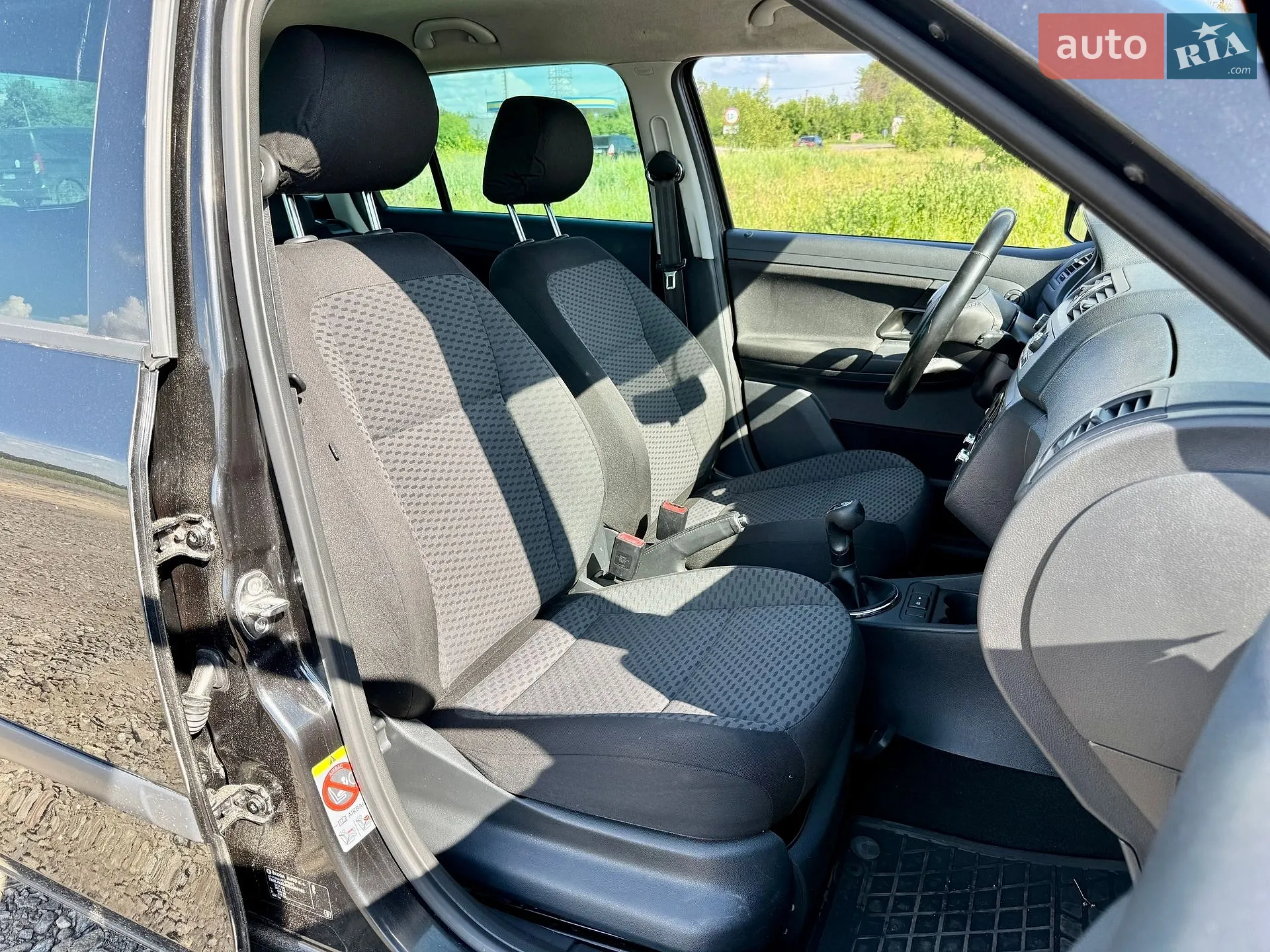 2010 Skoda Fabia - мініатюра 8