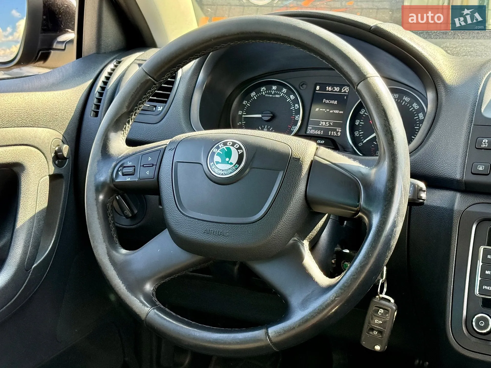2010 Skoda Fabia - мініатюра 12
