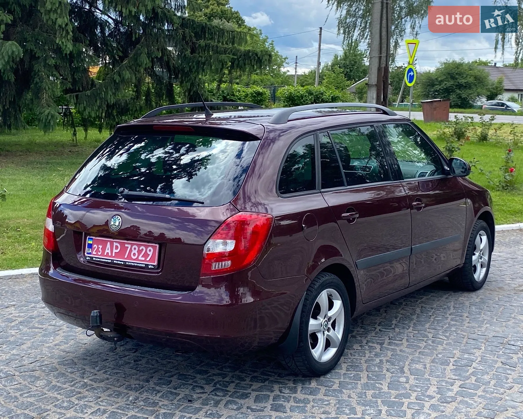 2010 Skoda Fabia - мініатюра 5