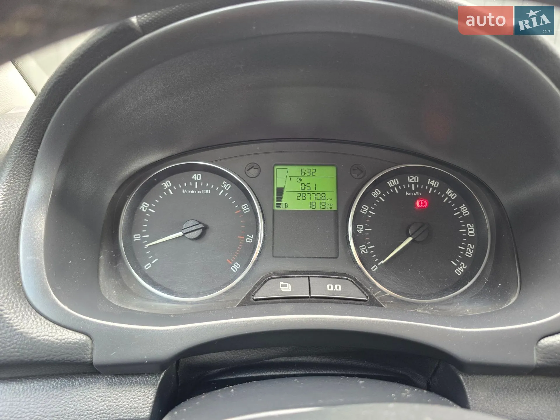 2010 Skoda Fabia - мініатюра 8