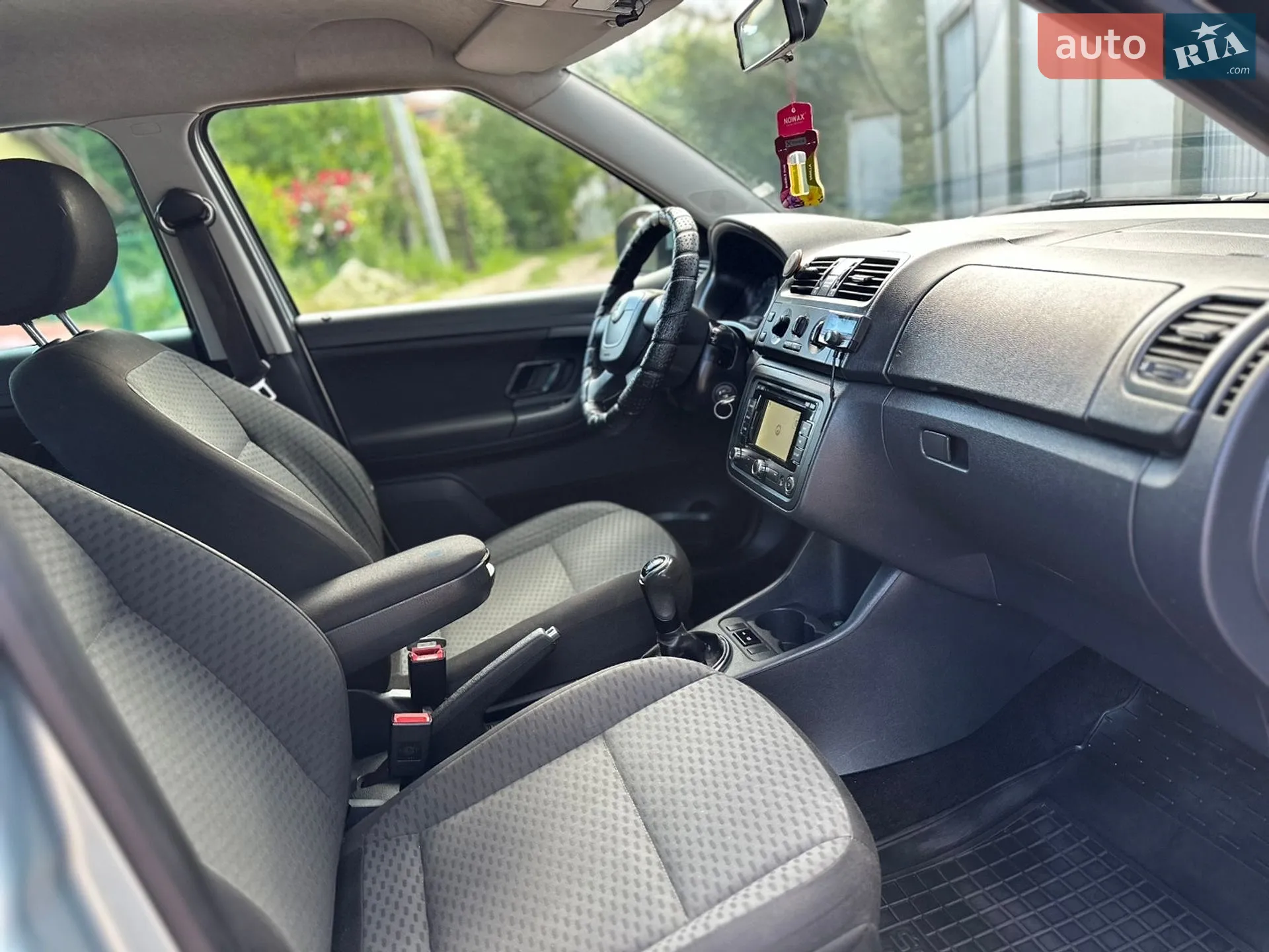 2011 Skoda Fabia - мініатюра 48