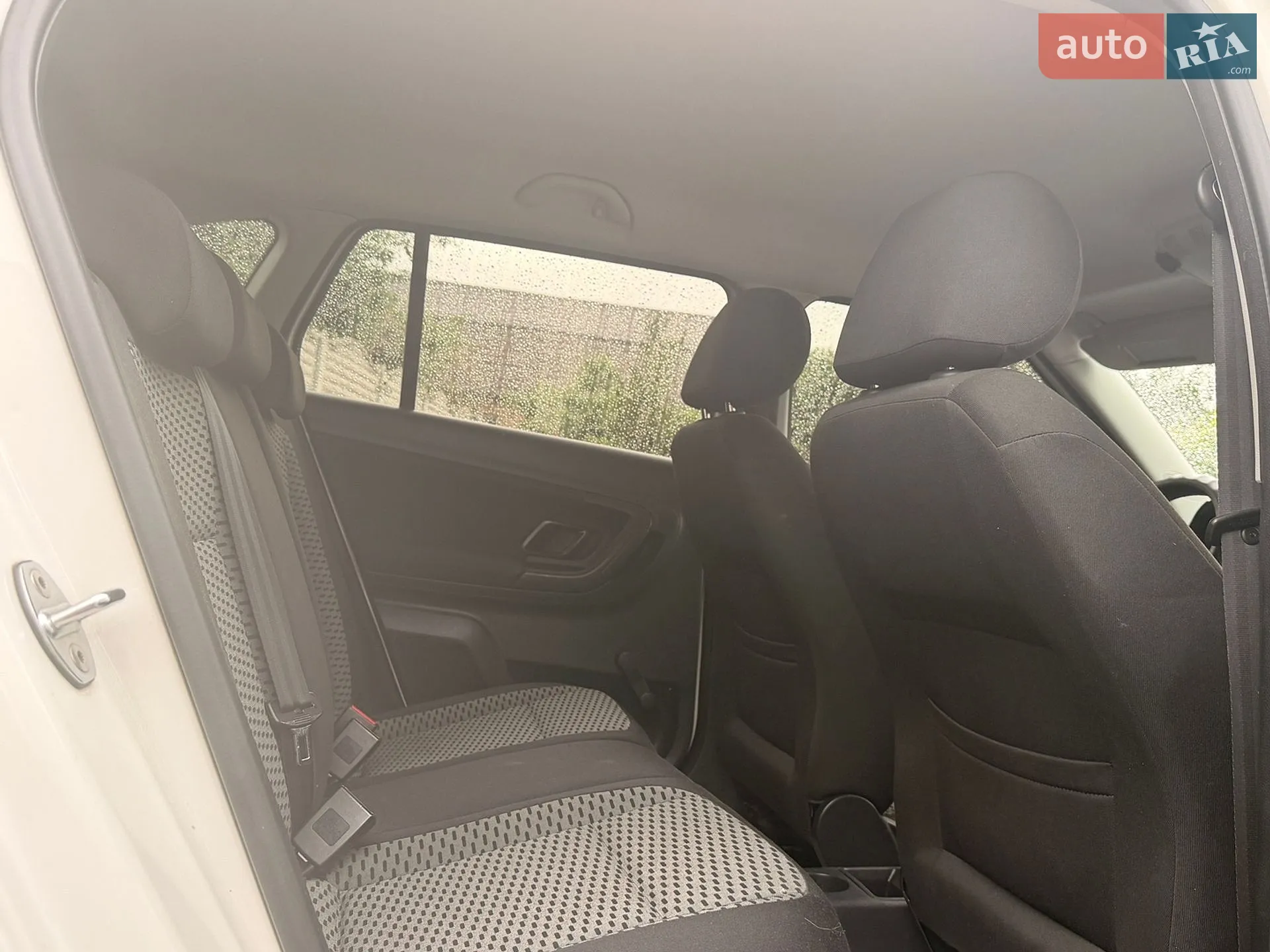 2012 Skoda Fabia - мініатюра 7