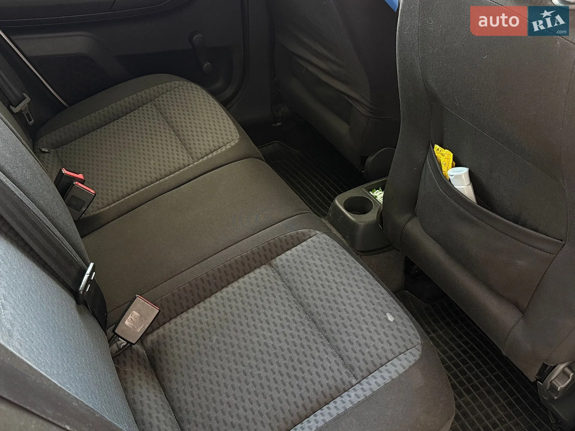 2011 Skoda Fabia - мініатюра 10