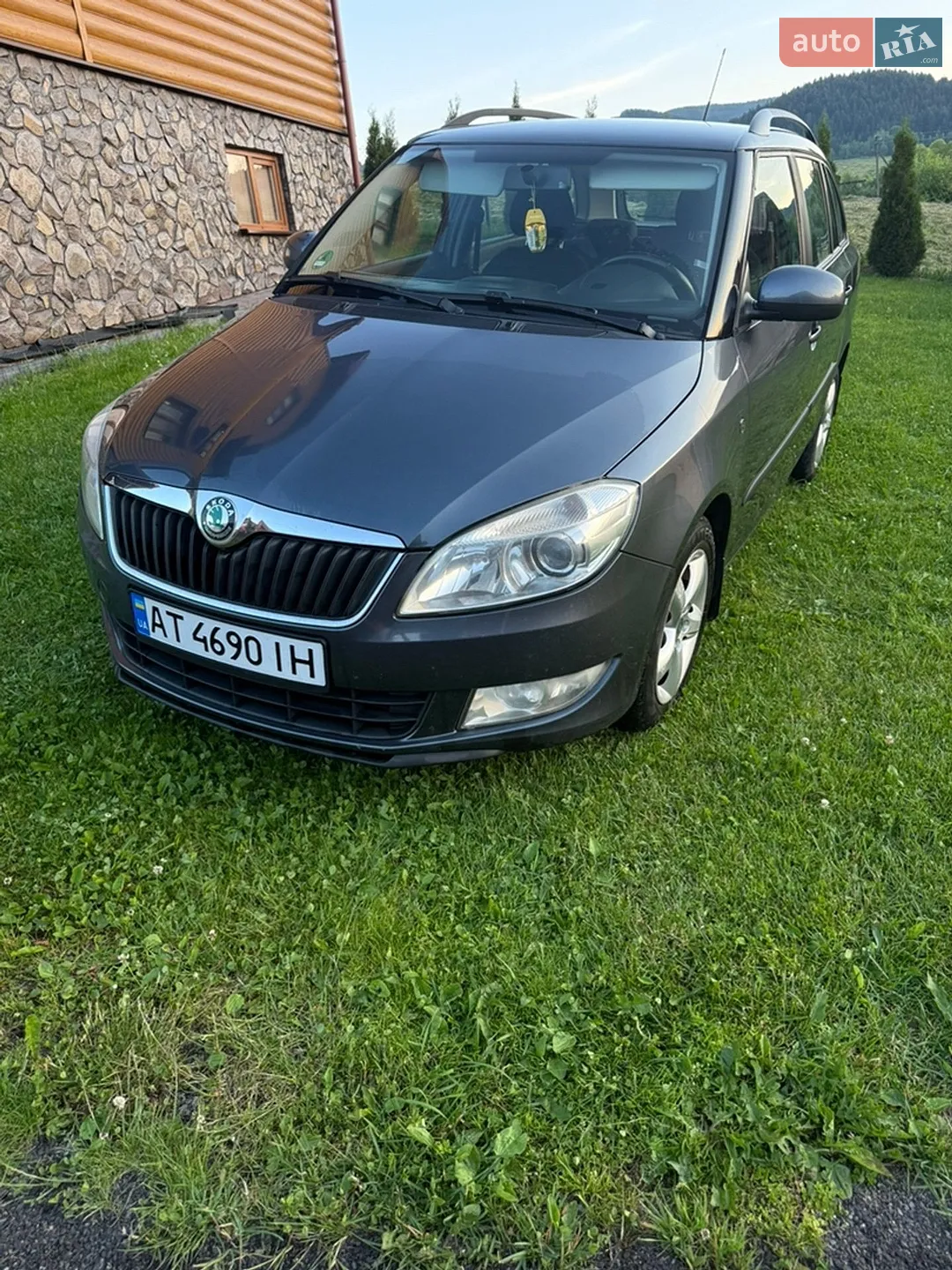 2010 Skoda Fabia - мініатюра 2