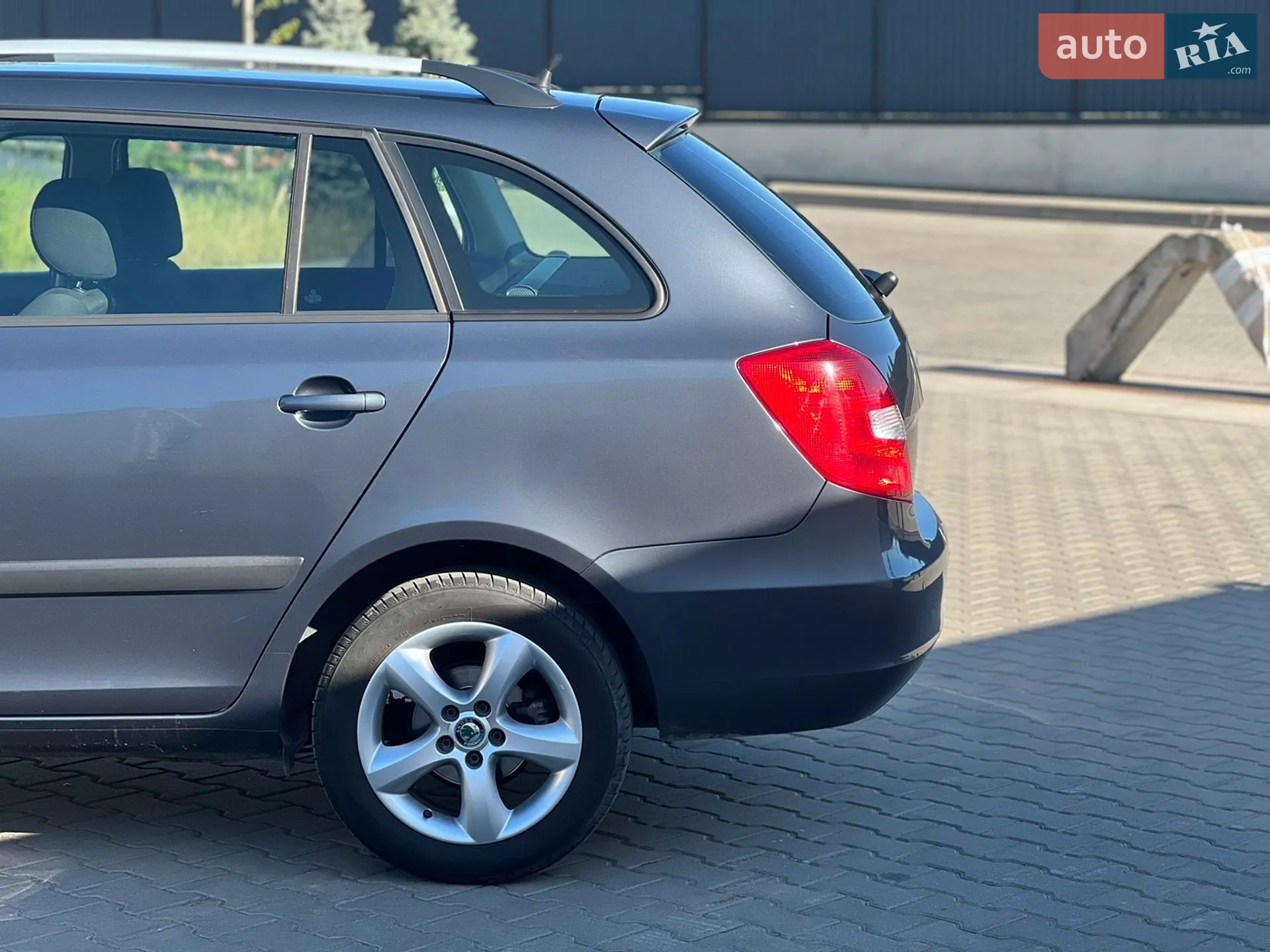 2011 Skoda Fabia - мініатюра 3