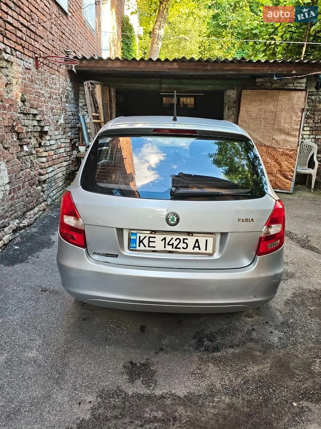 2011 Skoda Fabia - мініатюра 2