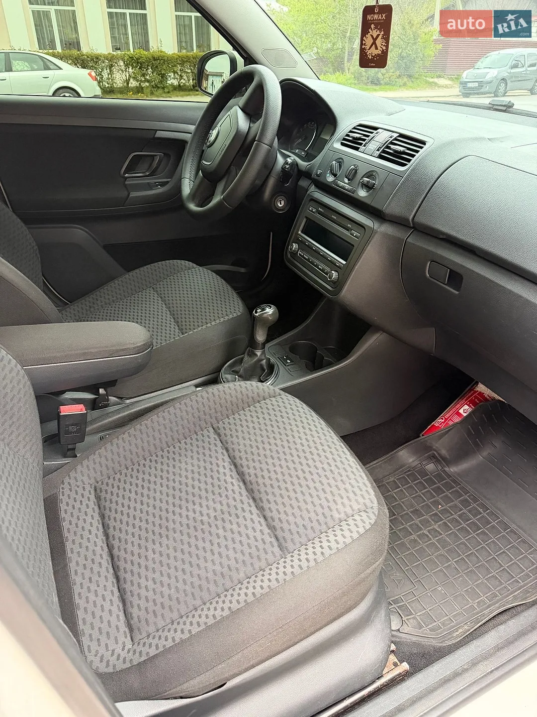 2010 Skoda Fabia - мініатюра 3