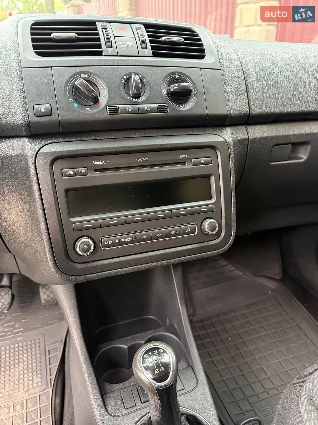 2010 Skoda Fabia - мініатюра 8