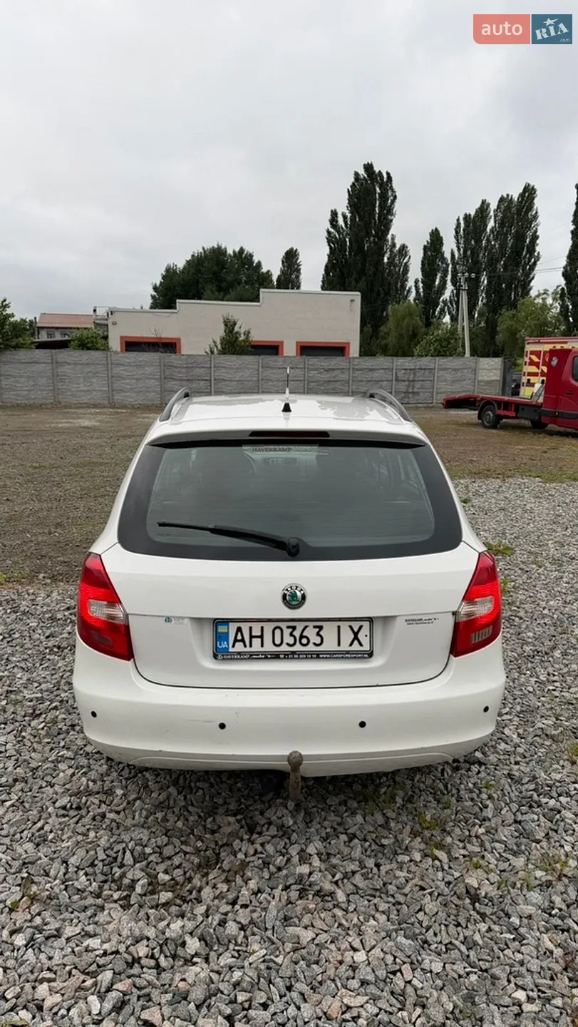 2012 Skoda Fabia - мініатюра 5