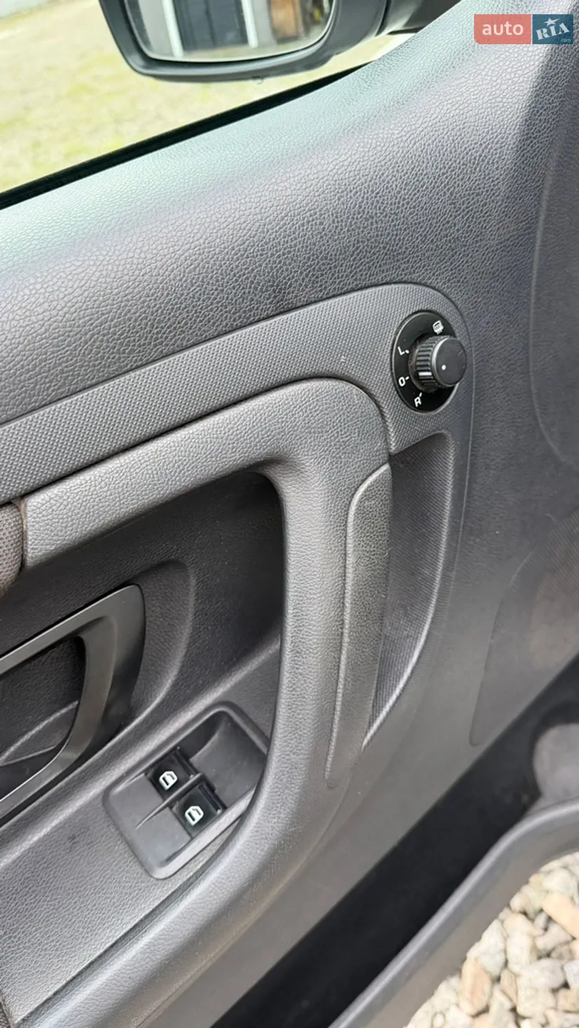 2012 Skoda Fabia - мініатюра 12