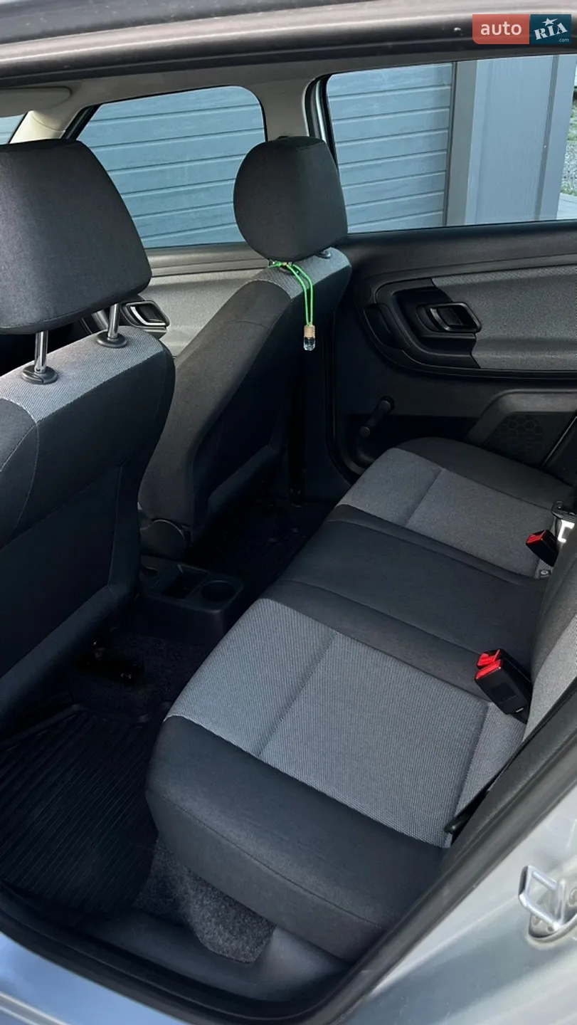 2011 Skoda Fabia - мініатюра 14