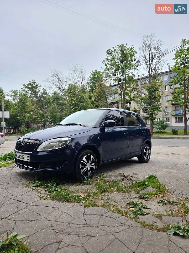 2011 Skoda Fabia - мініатюра 13