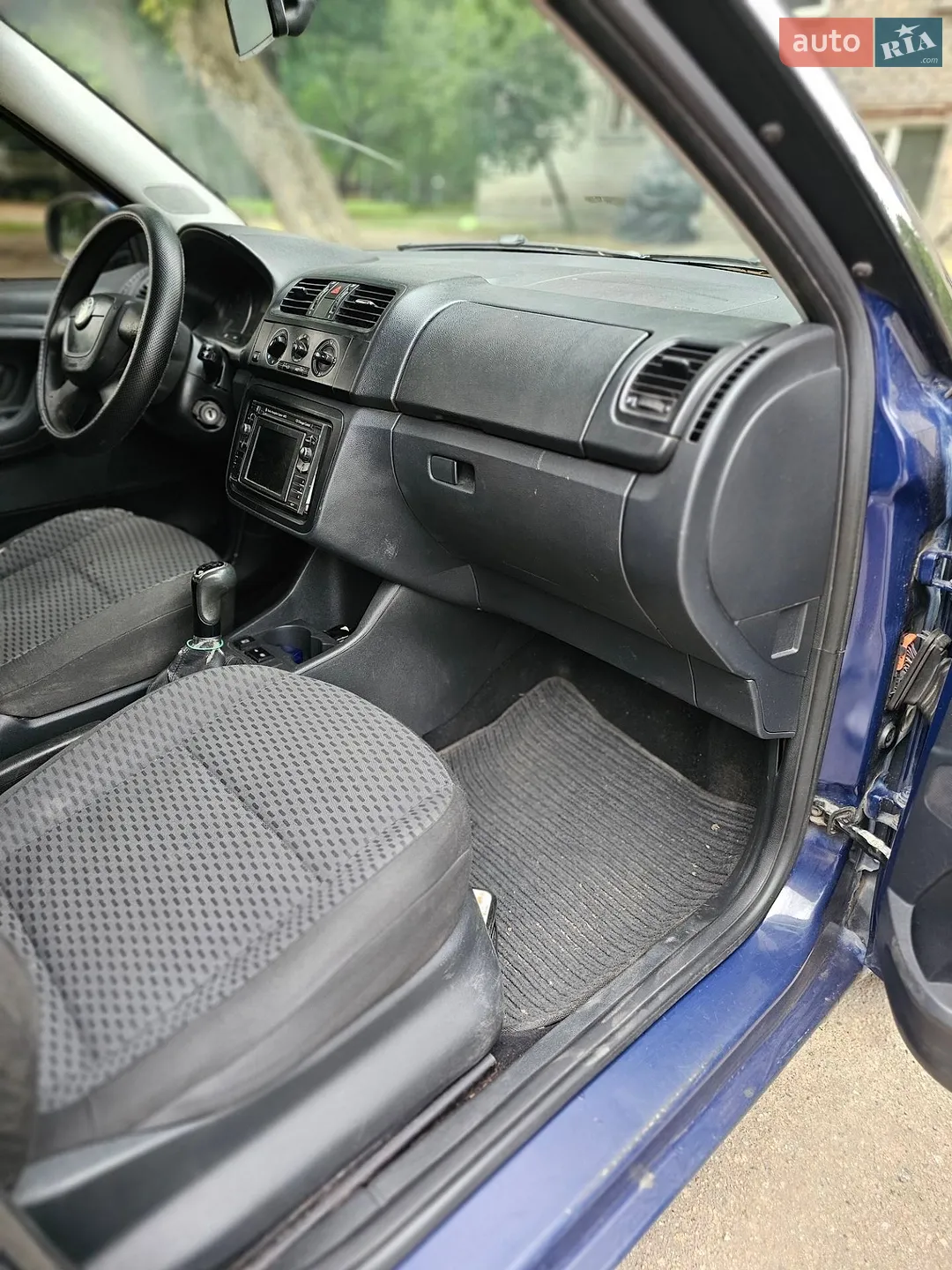 2010 Skoda Fabia - мініатюра 3