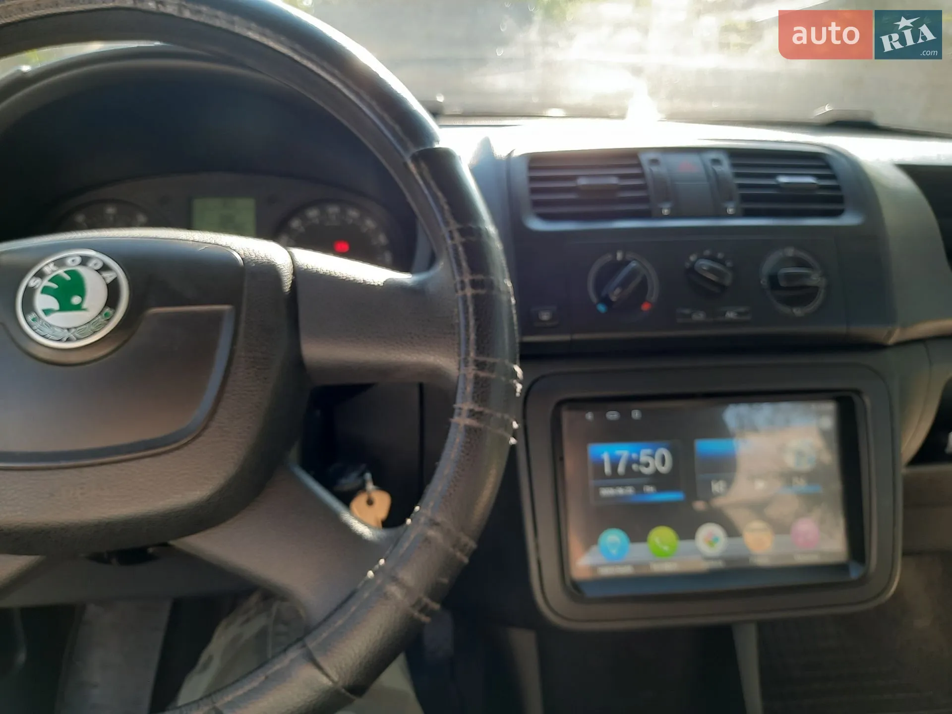 2011 Skoda Fabia - мініатюра 4