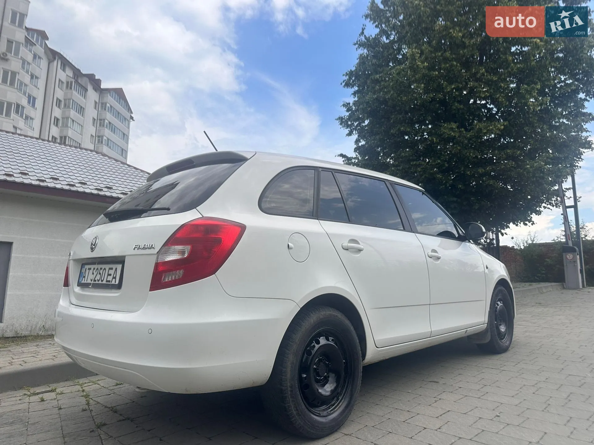 2014 Skoda Fabia - мініатюра 3