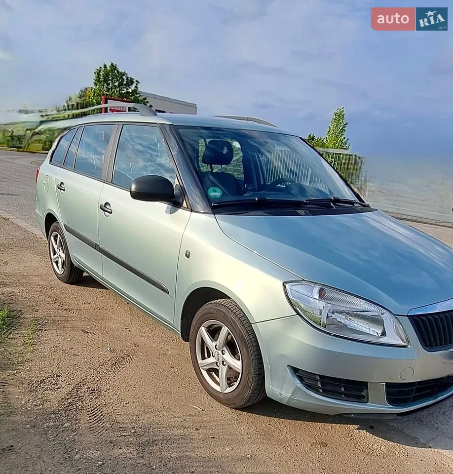 2011 Skoda Fabia - мініатюра 18