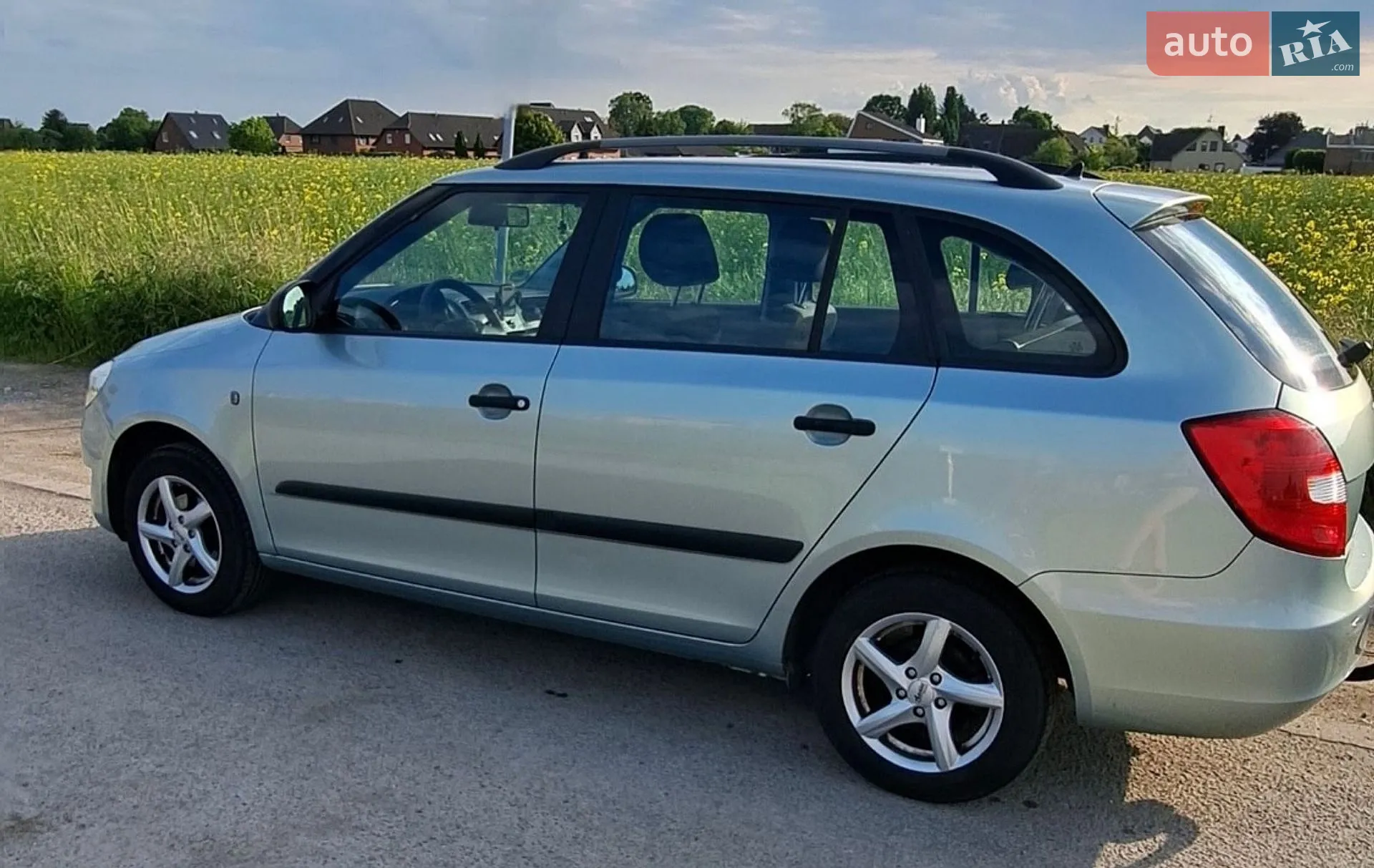 2011 Skoda Fabia - мініатюра 14