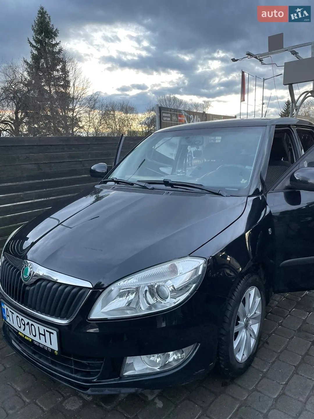 2010 Skoda Fabia - мініатюра 2
