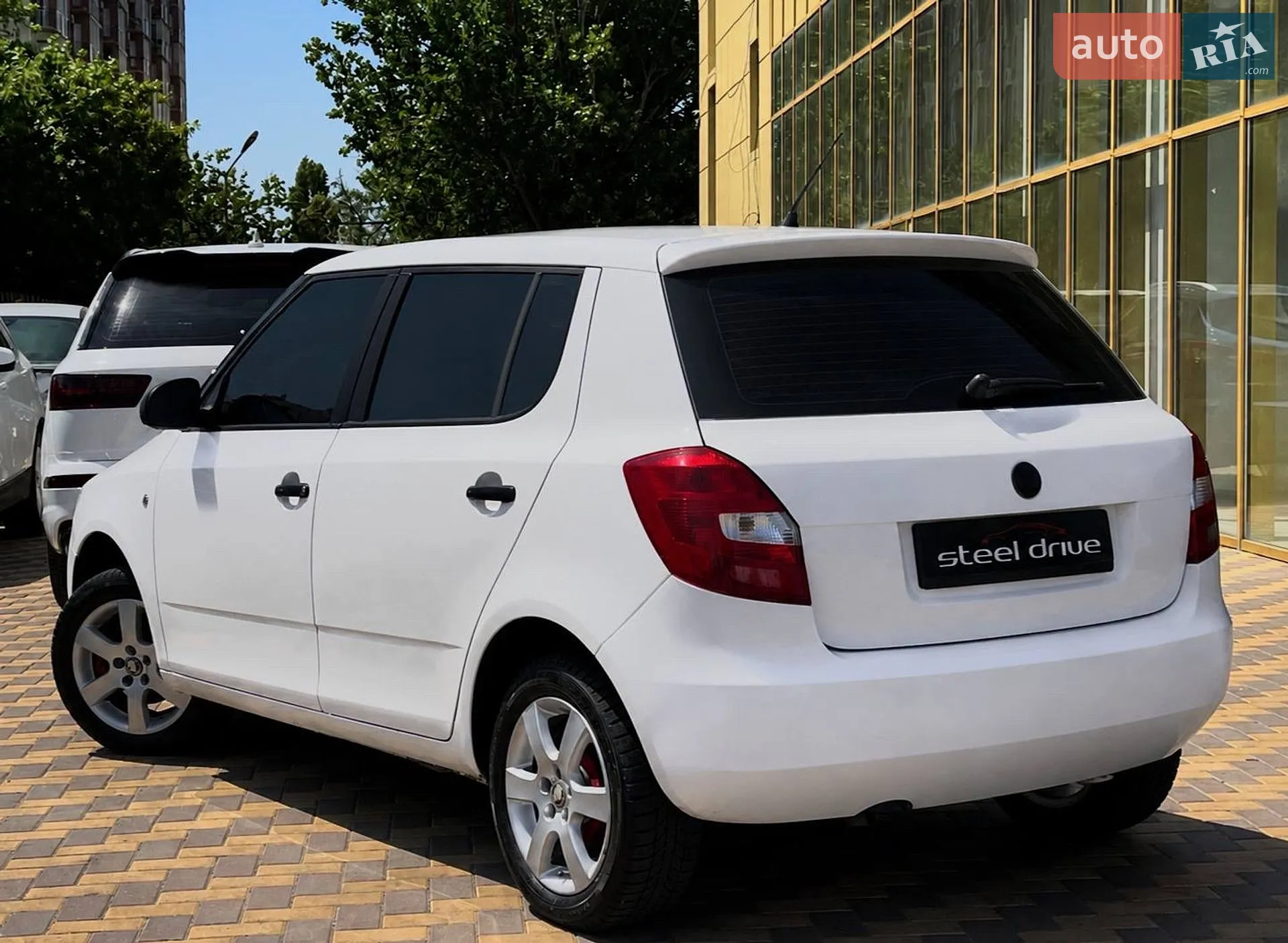 2010 Skoda Fabia - мініатюра 4