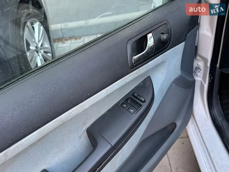 Skoda Fabia 2002 VIN TMBNH26Y823505146 фото оголошення 9 з 43