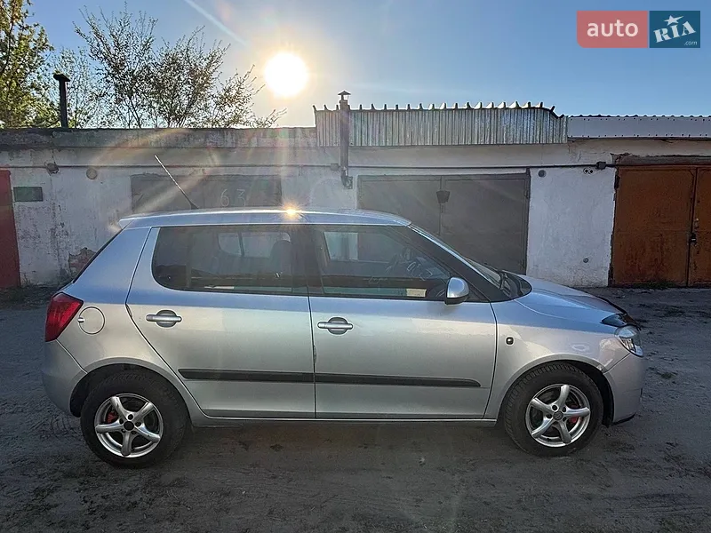 Skoda Fabia 2009 VIN TMBBF65JXA3102112 фото оголошення 4 з 49