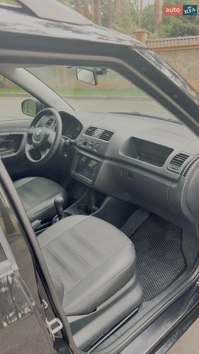 2011 Skoda Fabia - мініатюра 5