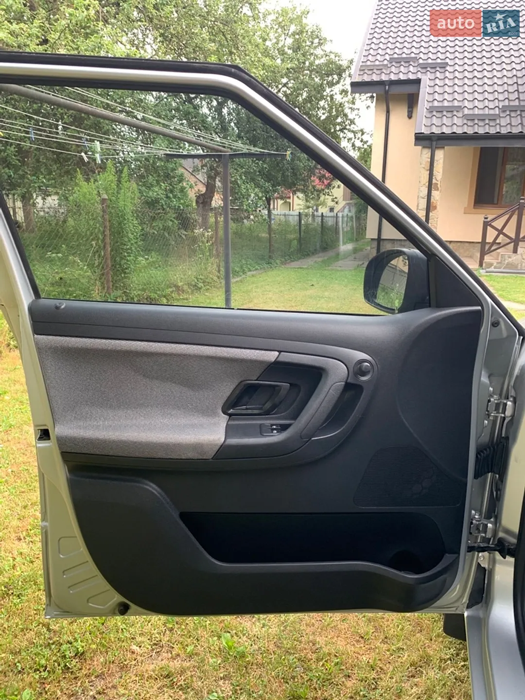 2010 Skoda Fabia - мініатюра 12