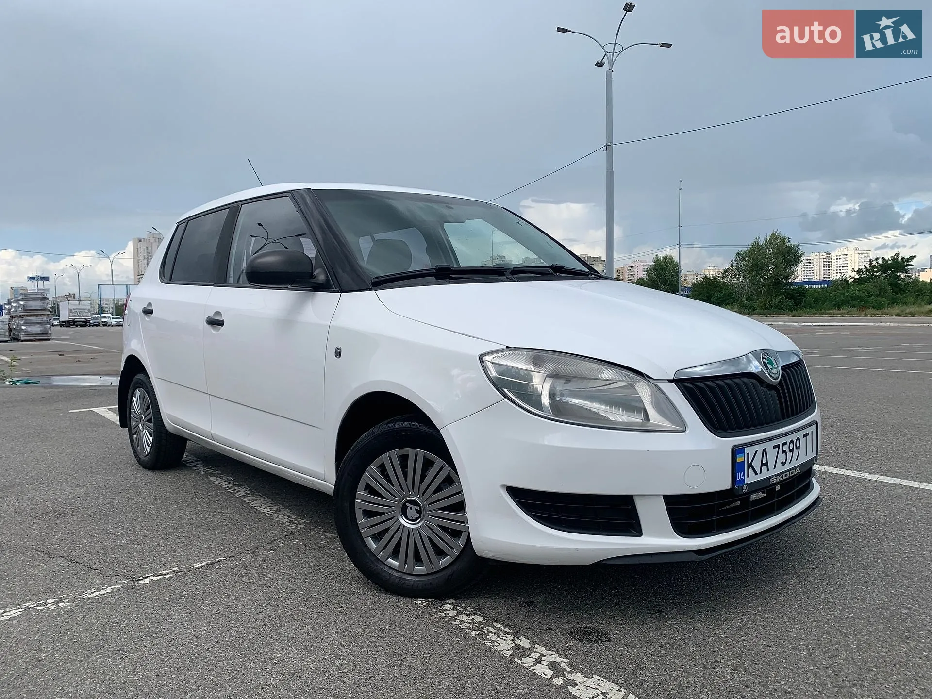 2011 Skoda Fabia - мініатюра 5