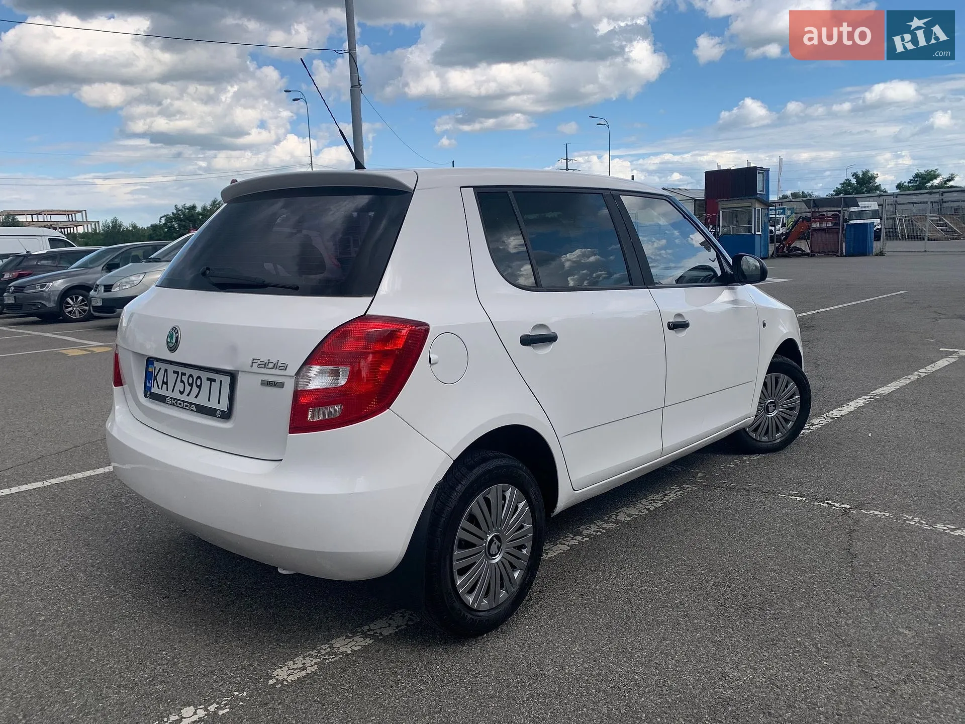 2011 Skoda Fabia - мініатюра 6
