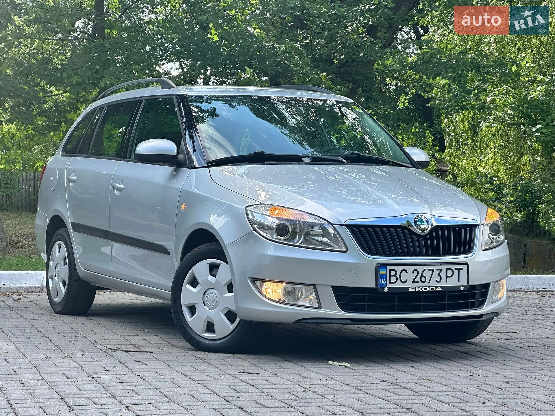 2010 Skoda Fabia - мініатюра 2
